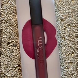 “Trophy Wife” by Huda 😍